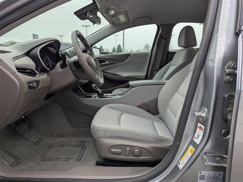 Used 2025 Chevrolet Malibu LT image 12