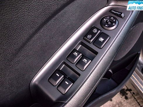 Used 2016 Kia Forte SX image 11