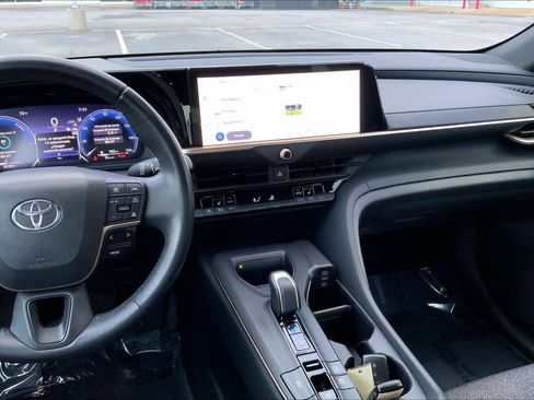 Certified 2023 Toyota Crown XLE image 7