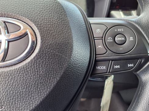 Used 2026 Toyota Corolla LE FWD image 17