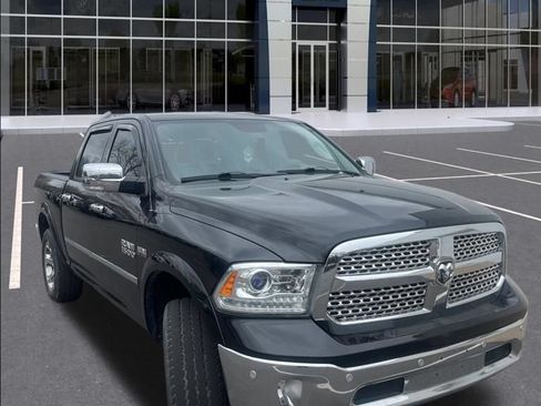 Used 2017 RAM 1500 Laramie w/ Convenience Group AWD/4WD image 3
