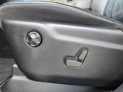 Used 2022 Jeep Grand Cherokee Limited image 23