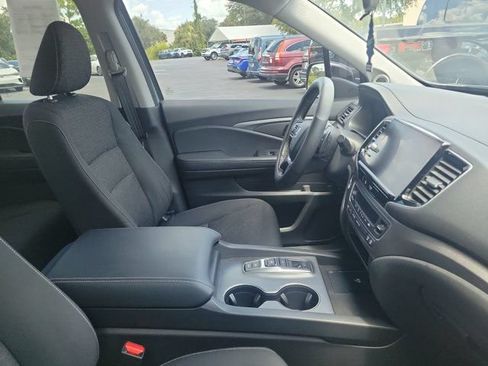 Used 2024 Honda Ridgeline Sport image 3