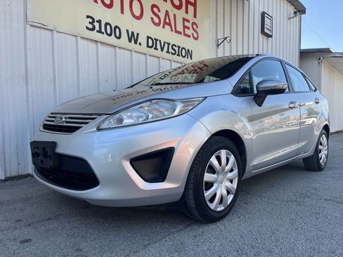 Used 2013 Ford Fiesta SE image 4