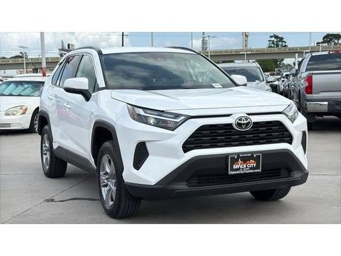 Certified 2025 Toyota RAV4 XLE AWD/4WD image 7