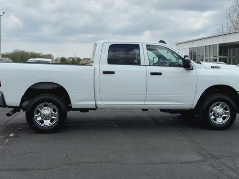 Used 2023 RAM 2500 Tradesman w/ Chrome Appearance Group AWD/4WD image 9