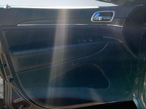 Used 2021 Jeep Grand Cherokee Limited image 20