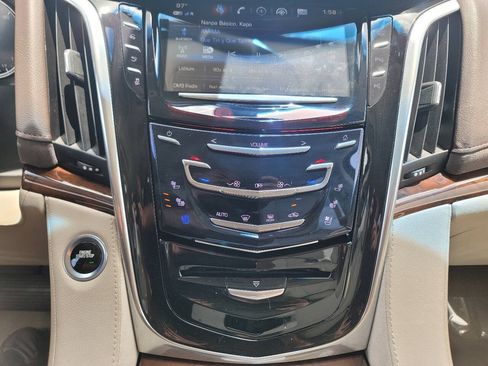 Used 2017 Cadillac Escalade 2WD image 50