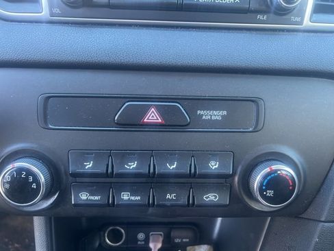 Used 2019 Kia Sportage LX image 10