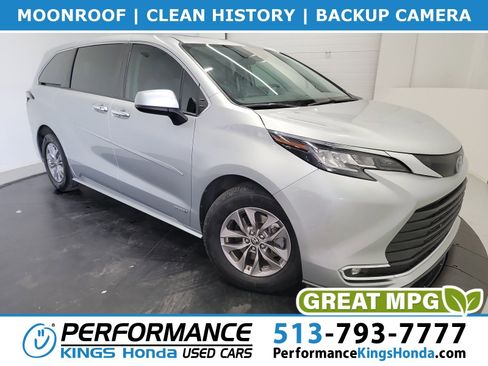 Used 2021 Toyota Sienna XLE FWD image 1