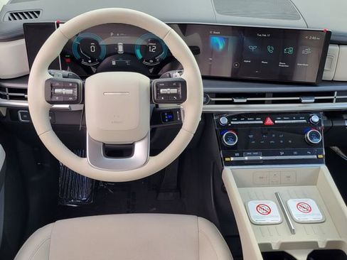 Used 2026 Hyundai Santa Fe SE image 4