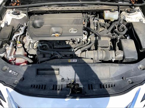 Used 2022 Lexus ES 300h w/ Premium Package image 32