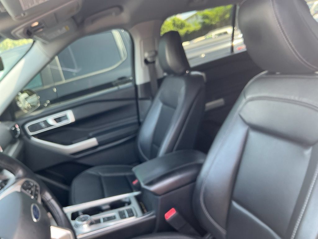 Used 2020 Ford Explorer XLT w/ Equipment Group 202A RWD image 15