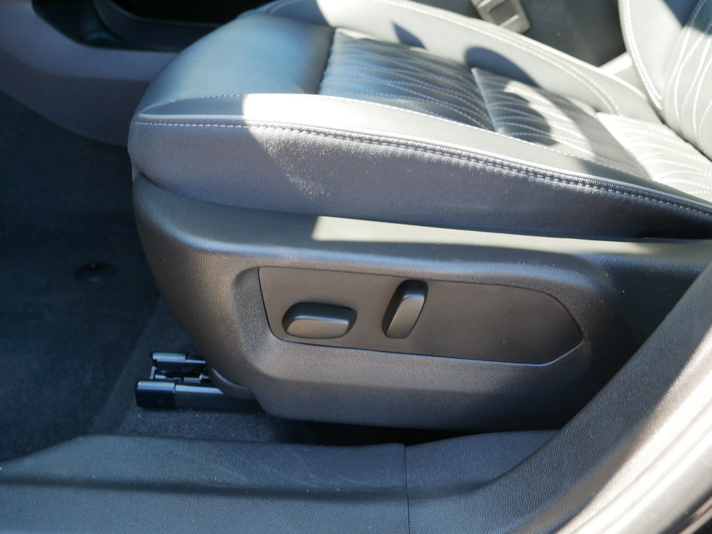 Used 2023 Buick Envision Avenir AWD/4WD image 20