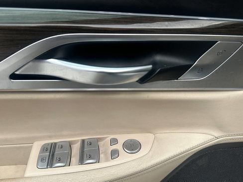 Used 2016 BMW 750i xDrive image 22