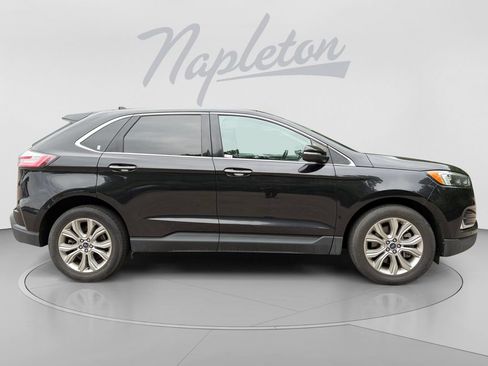 Used 2022 Ford Edge Titanium AWD/4WD image 9