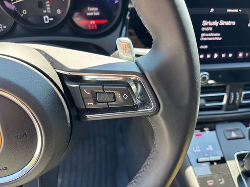 Certified 2025 Porsche Macan AWD/4WD image 24