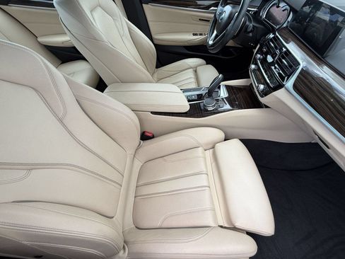 Used 2017 BMW 530i RWD image 25