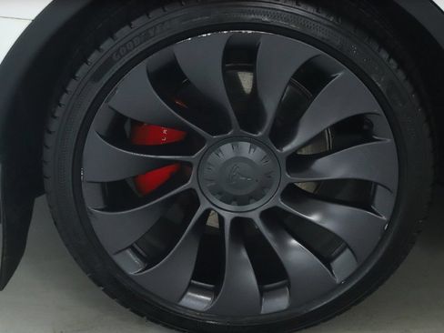 Used 2022 Tesla Model Y Performance AWD/4WD image 12