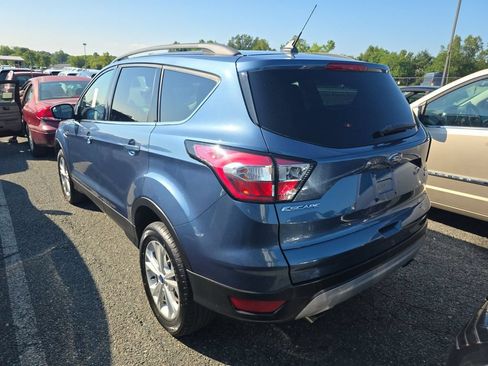 Used 2018 Ford Escape SE w/ SE Sync 3 Package FWD image 2