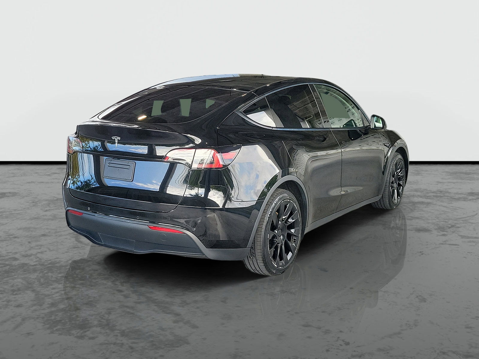 Used 2023 Tesla Model Y Long Range AWD/4WD image 2