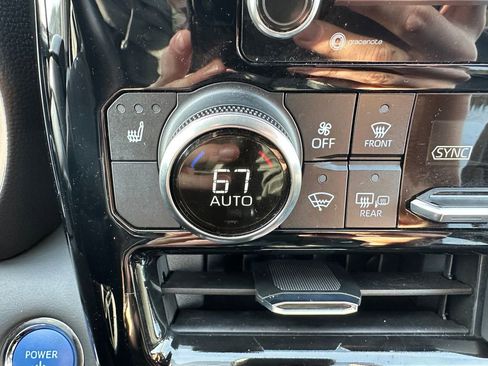 Used 2022 Toyota Highlander XLE image 20