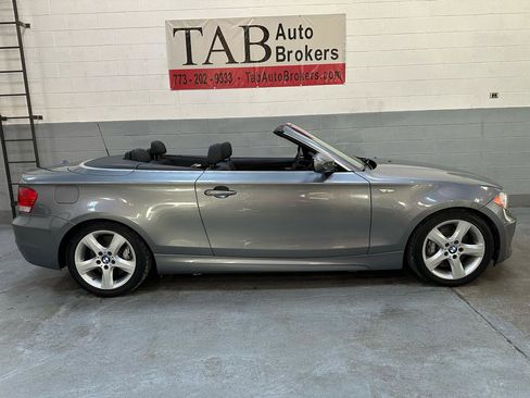 Used 2011 BMW 135i Convertible image 2