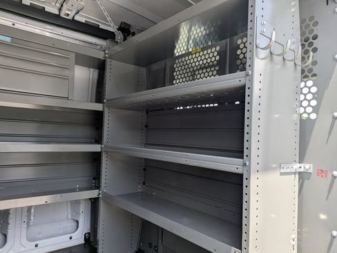 Used 2022 Ford E-Transit Medium Roof RWD image 17