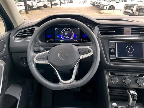 Used 2022 Volkswagen Tiguan S image 5