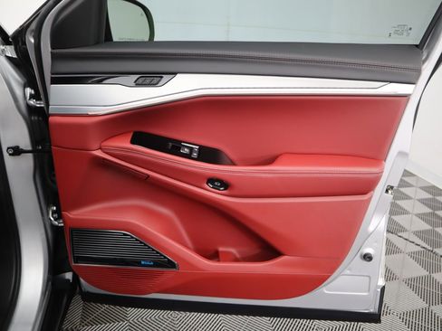 Used 2025 Jeep Wagoneer S Launch Edition image 26