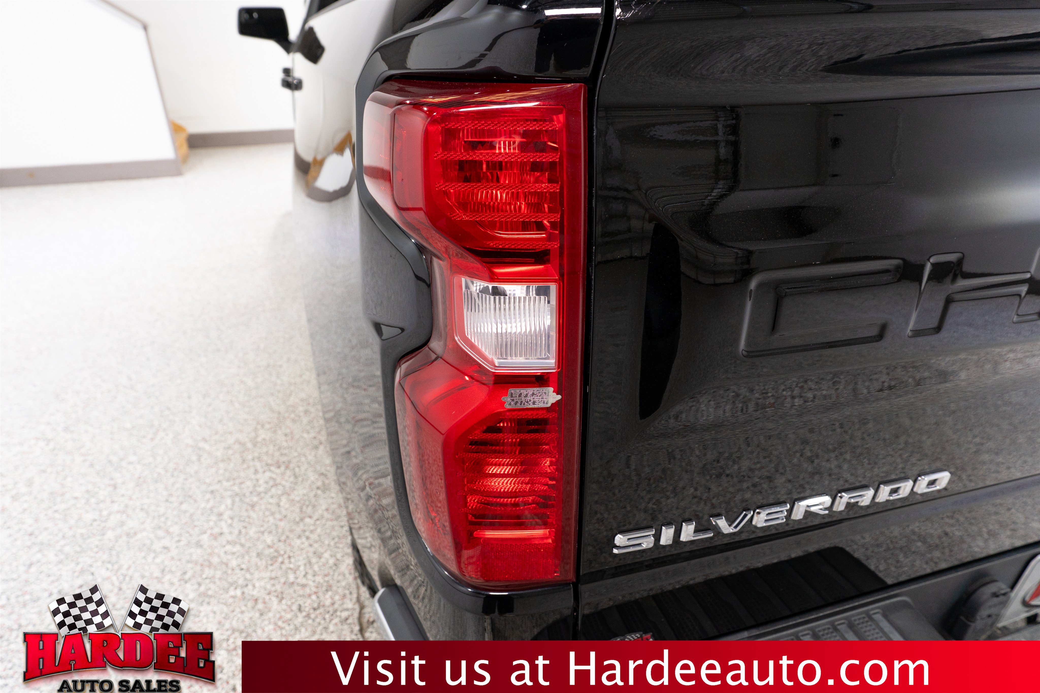 Used 2020 Chevrolet Silverado 1500 LT w/ All-Star Edition AWD/4WD image 9