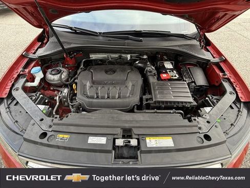 Used 2022 Volkswagen Tiguan SE image 33