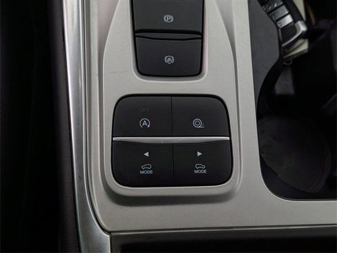 Used 2024 Ford Explorer XLT w/ Equipment Group 202A image 19