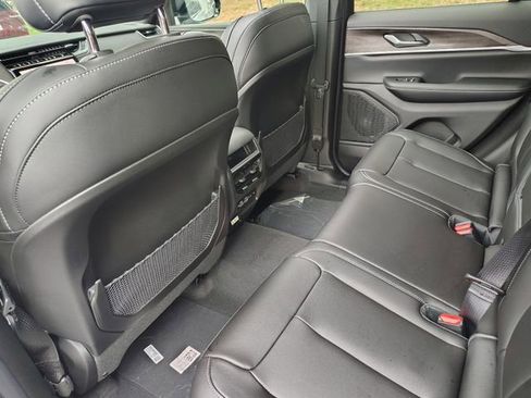 New 2025 Jeep Grand Cherokee Limited w/ Trailer Tow Package image 31