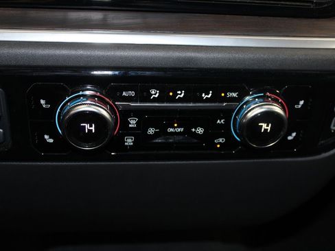 Used 2025 GMC Sierra 1500 SLT image 47