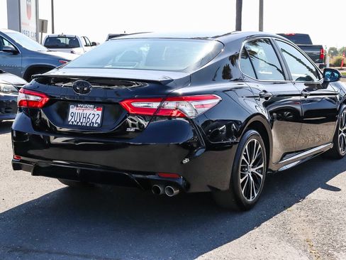 Used 2018 Toyota Camry SE FWD image 7
