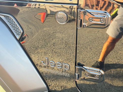 Used 2021 Jeep Wrangler Unlimited Sport AWD/4WD image 86