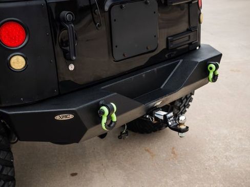 Used 2016 Jeep Wrangler Unlimited Sahara w/ Connectivity Group AWD/4WD image 32