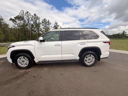 Used 2025 Toyota Sequoia SR5 AWD/4WD image 2