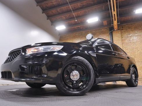 Used 2018 Ford Taurus Police Interceptor AWD image 3