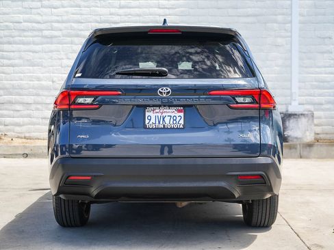Certified 2024 Toyota Grand Highlander AWD image 7