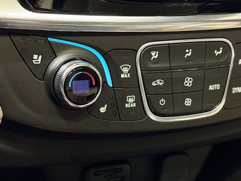 Used 2023 Chevrolet Traverse Premier AWD/4WD image 24