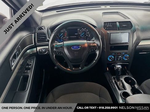 Used 2019 Ford Explorer XLT FWD image 20