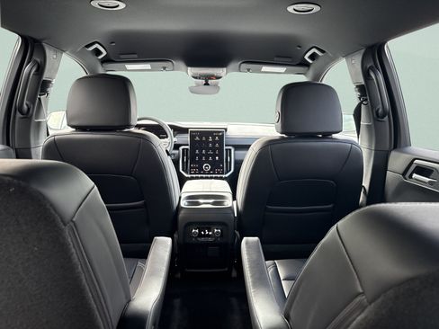 New 2026 GMC Acadia Elevation w/ Elevation Premium Package AWD/4WD image 30