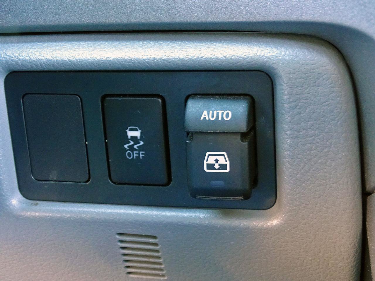 Used 2013 Toyota Sequoia Platinum RWD image 33