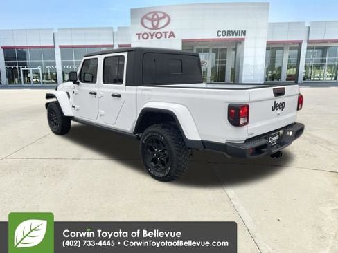 Used 2022 Jeep Gladiator Willys image 3