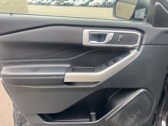 Used 2023 Ford Explorer XLT w/ Equipment Group 202A AWD/4WD image 15