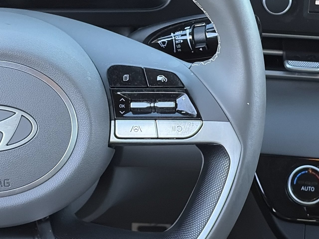Certified 2025 Hyundai Elantra Sport FWD image 23