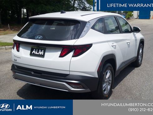 New 2025 Hyundai Tucson SE image 6
