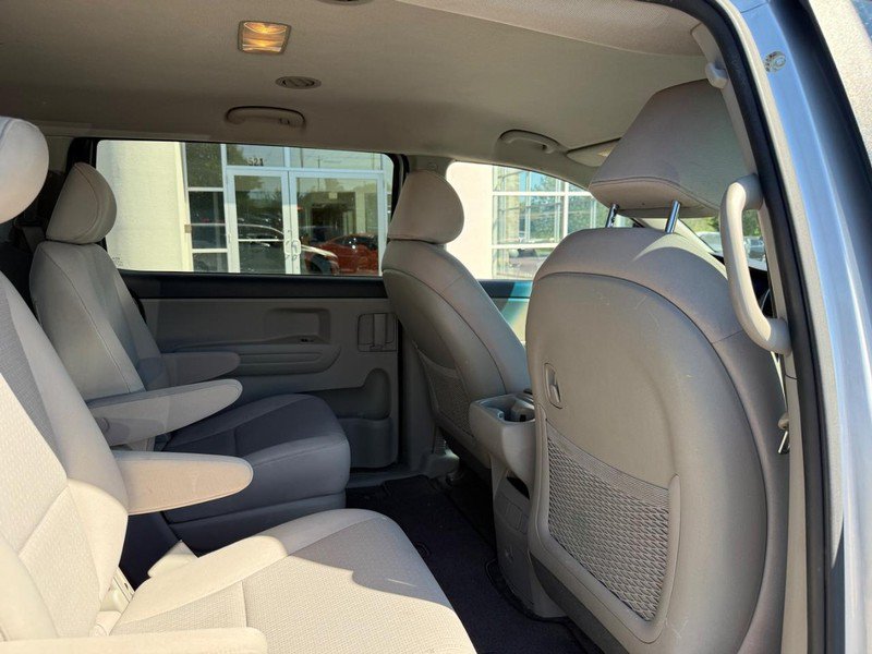 Used 2016 Kia Sedona L FWD image 11